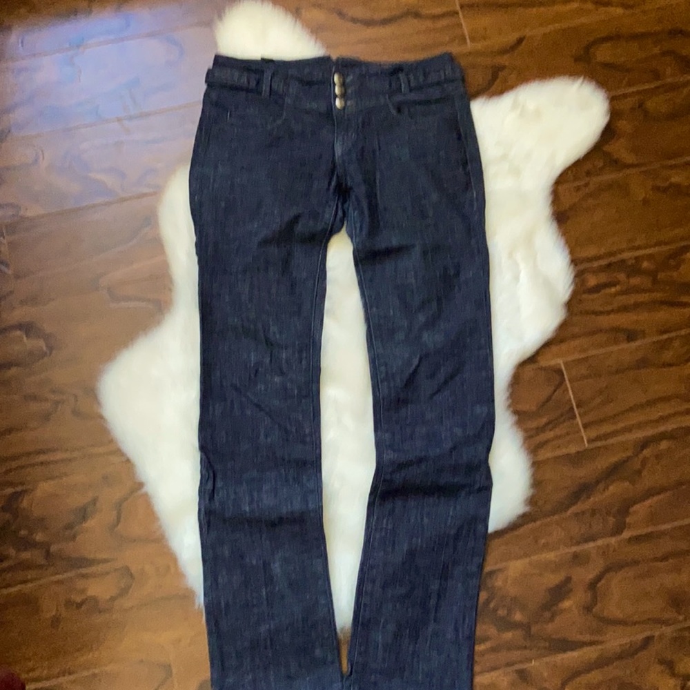 Sneak peek Los Angeles jeans in size 7